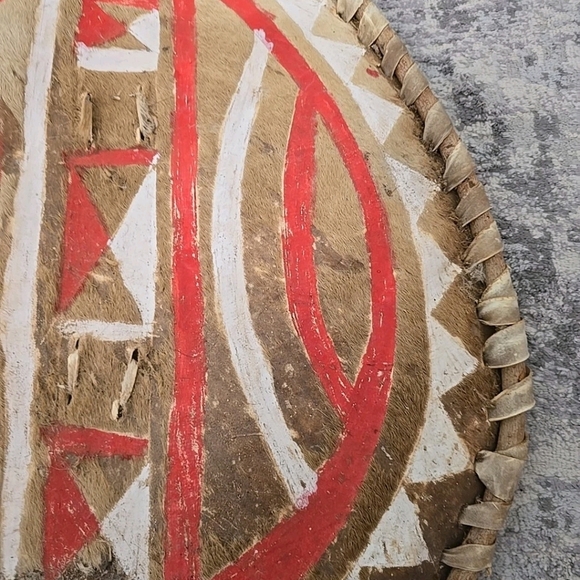 Authentic African Maasai Shield 25 Inches Long x 16 inches Wide Tan Red White - Picture 4 of 12